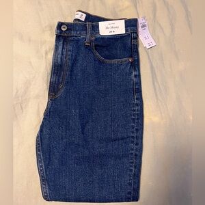 NWT Abercrombie Women’s Skinny Jeans in size 29 short